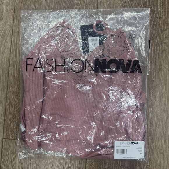 NWT Fashion Nova Size M Bedroom Cuddle Pajama Set Ribbed Lace Detailing Rose - Picture 4 of 6